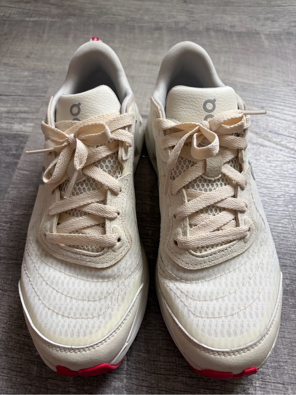 On Cloundzone Moon Zendaya Sneakers - Picture 3 of 5